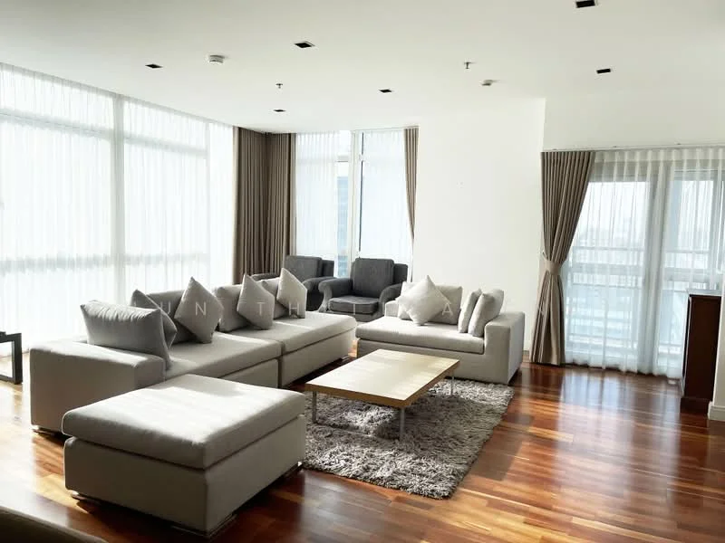 3 Bedroom condo in Athenee Residence