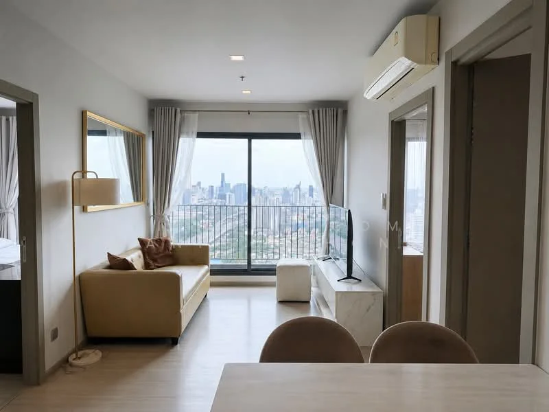 2 Bedroom condo in Life Asoke-Rama 9