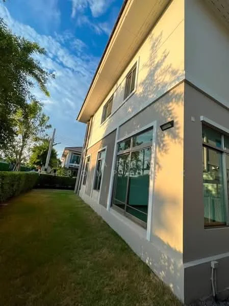 4 Bedroom condo in The Palm Krungthep Kreetha-Wongwaen