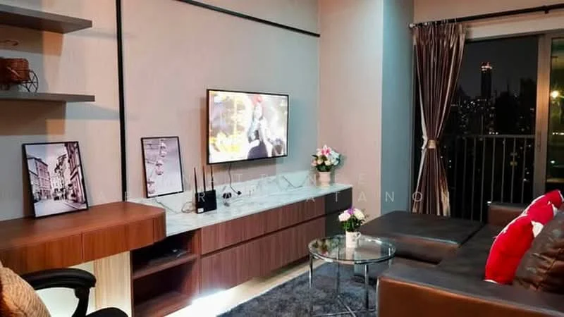 1 Bedroom condo in Noble Remix