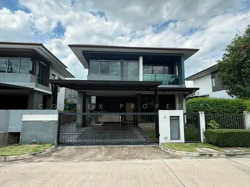 3 Bedroom condo in Setthasiri Krungthep Kreetha