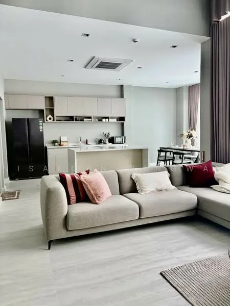 4 Bedroom condo in The Gentry Phatthanakan 2