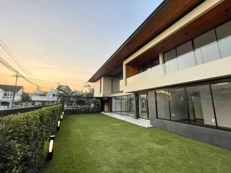 5 Bedroom condo in Evergreen Ville Bangna-Trad