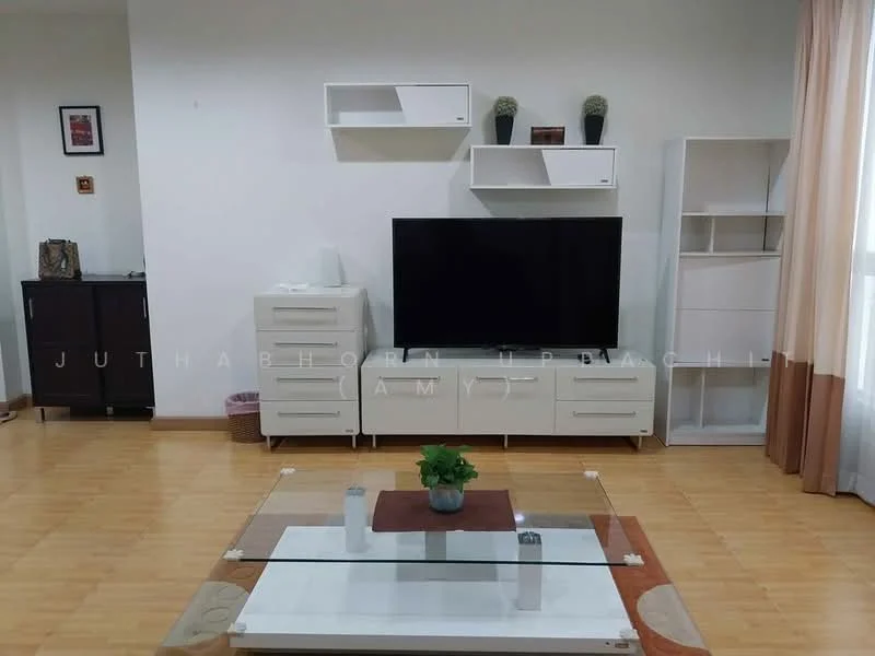 2 Bedroom condo in The Address Sukhumvit 42