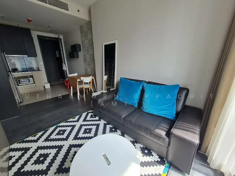 1 Bedroom condo in The Edge Sukhumvit 23