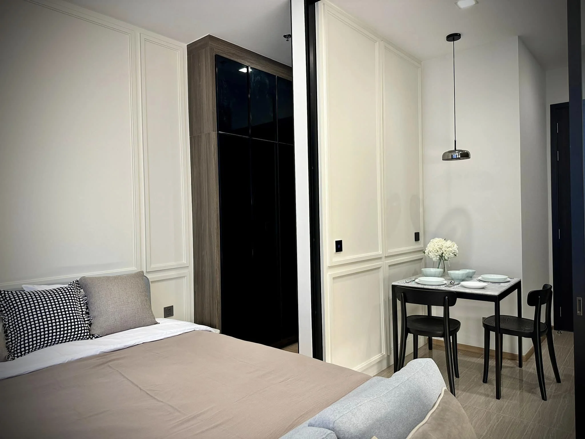 1 Bedroom condo in Noble Around Ari