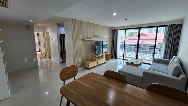 3 Bedroom condo in Pearl Residences