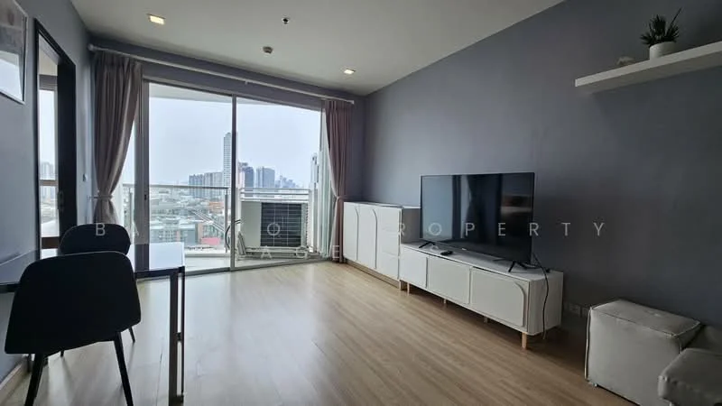 1 Bedroom condo in Sky Walk Residences