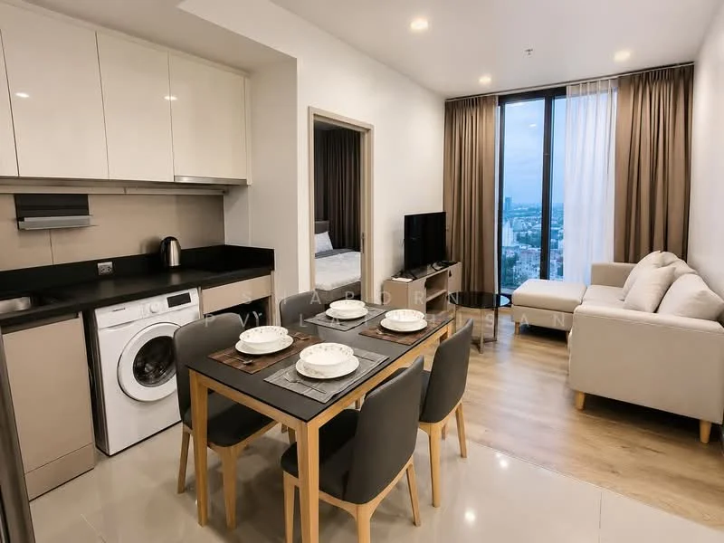 2 Bedroom condo in Oka Haus Sukhumvit 36