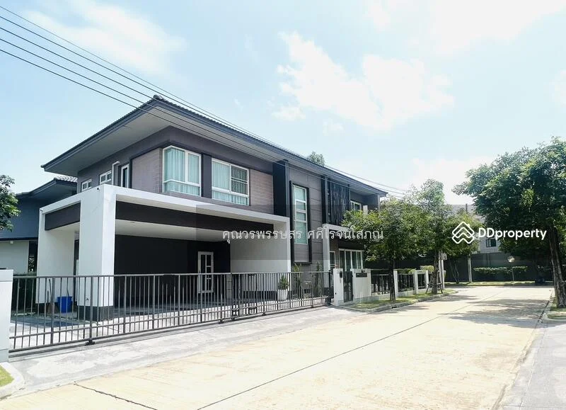 4 Bedroom condo in Laddarom Bangna