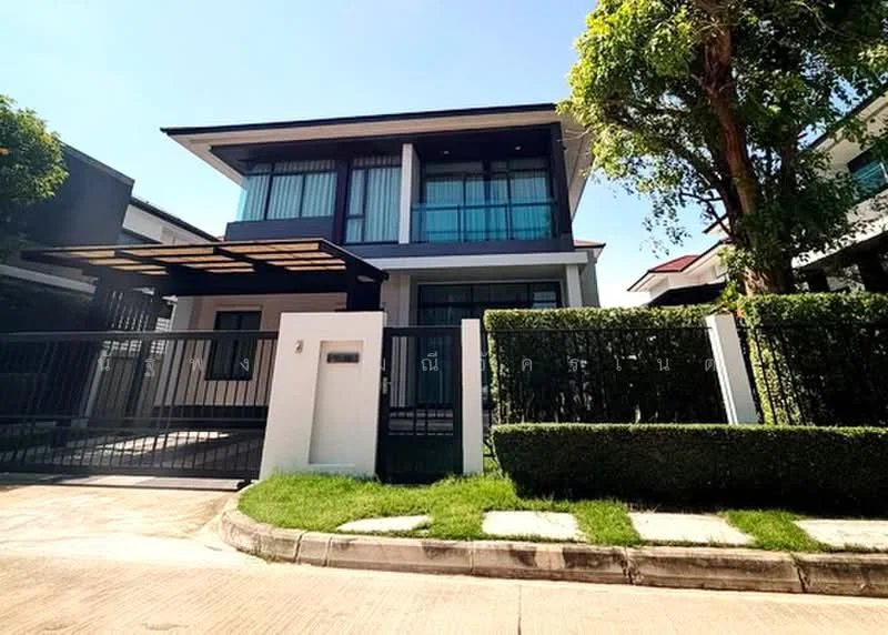 4 Bedroom condo in Setthasiri Krungthep Kreetha