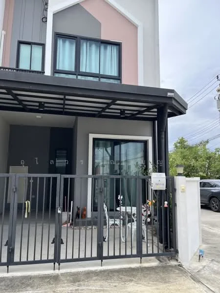 2 Bedroom condo in The Thamm Iconic Onnut-Motorway