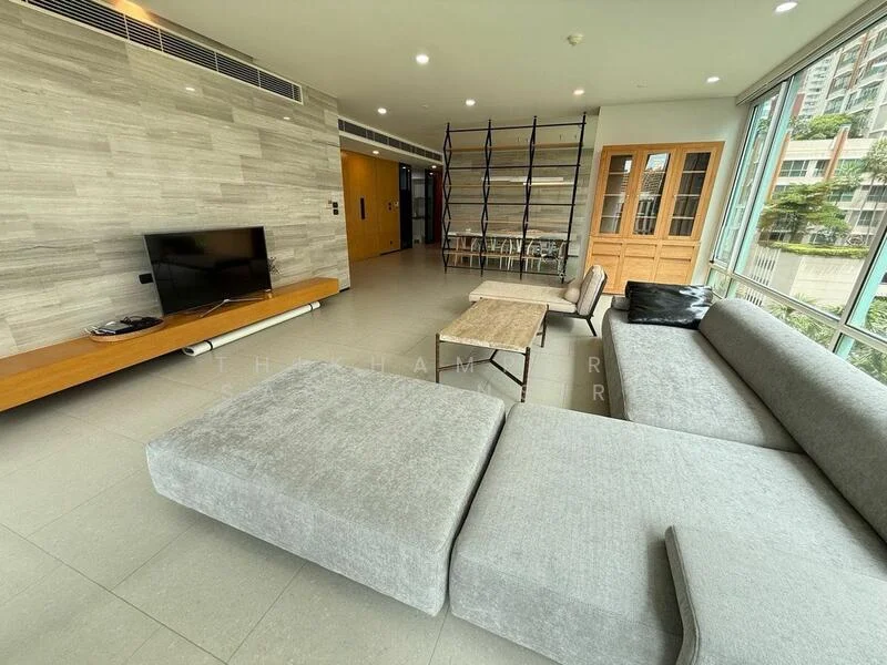 4 Bedroom condo in The Park Chidlom