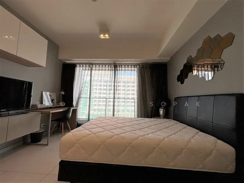1 Bedroom condo in The Lofts Ekkamai