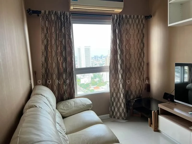 2 Bedroom condo in Q House Condo Sathorn