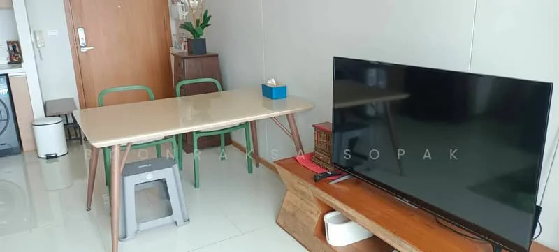 1 Bedroom condo in The Emporio Place