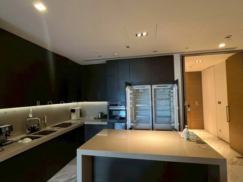 4 Bedroom condo in Saladaeng One