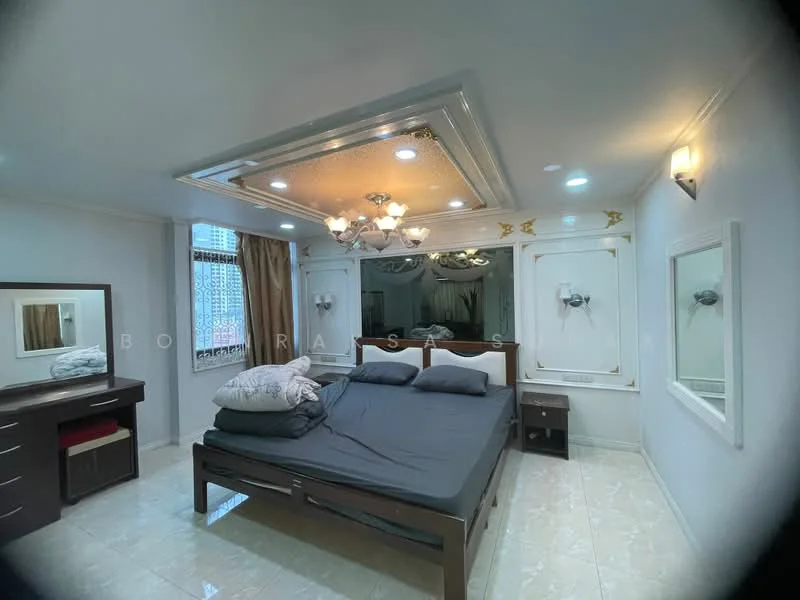 2 Bedroom condo in Pratunam Prestige