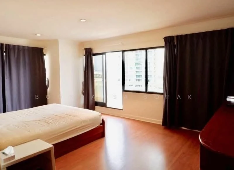 2 Bedroom condo in Prasanmitr Place