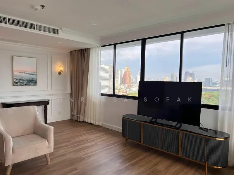 2 Bedroom condo in Lake Green