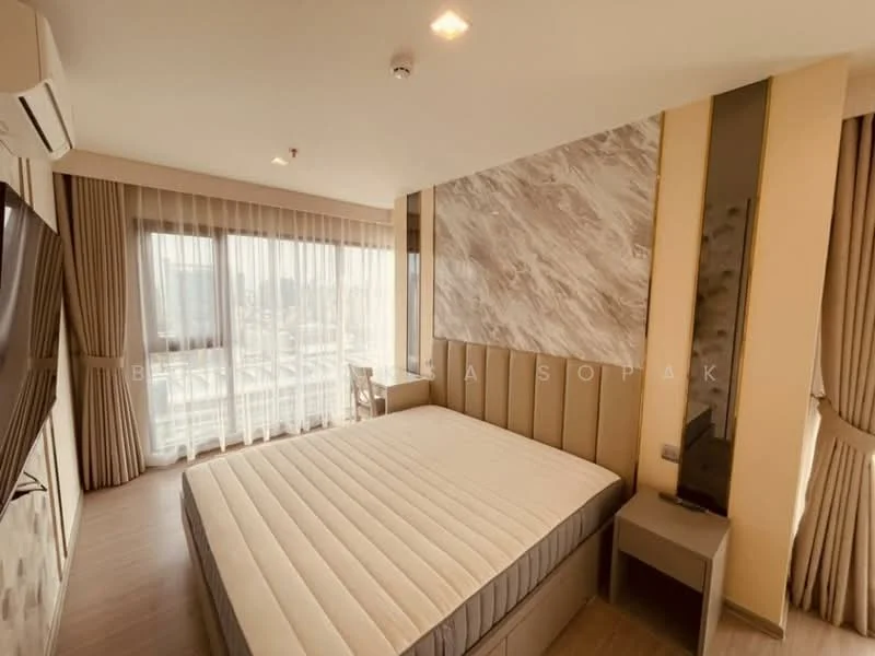 2 Bedroom condo in Life Asoke Hype
