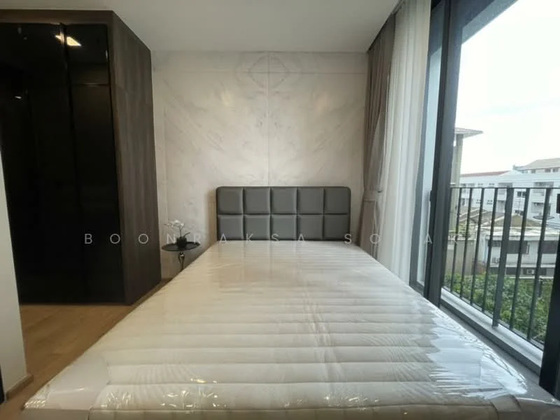 1 Bedroom condo in Noble Around Ari
