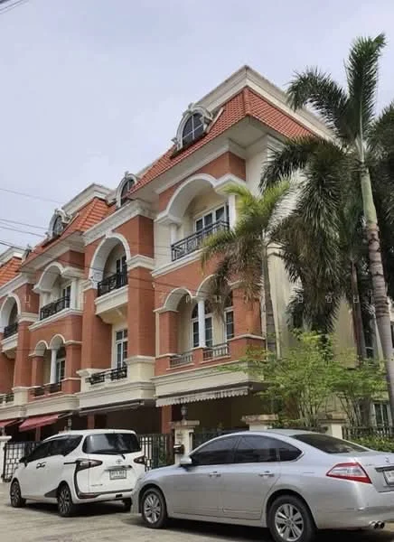 3 Bedroom condo in Casa City Ladprao