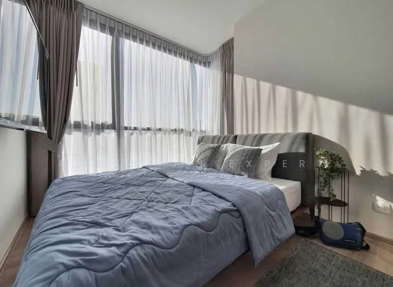 2 Bedroom condo in Oka Haus Sukhumvit 36