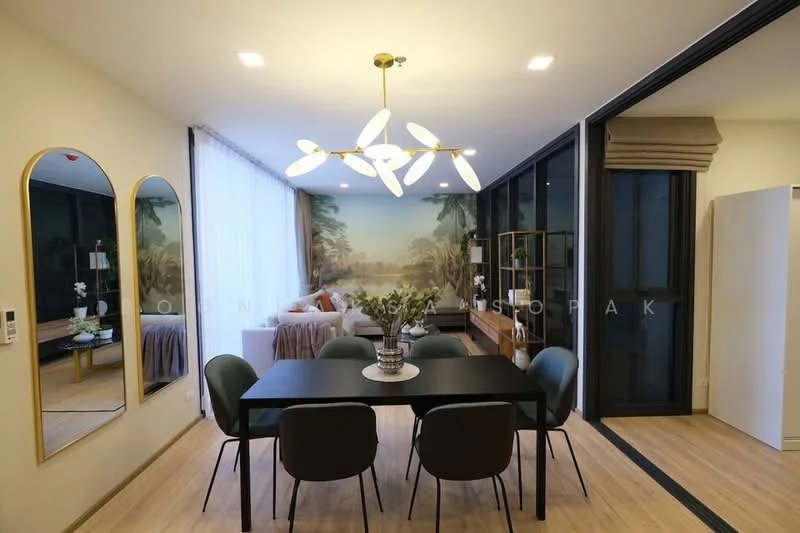 3 Bedroom condo in XT Phayathai