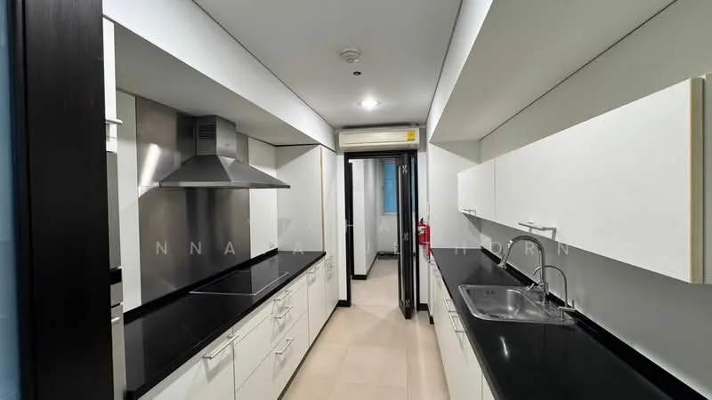 2 Bedroom condo in The Park Chidlom