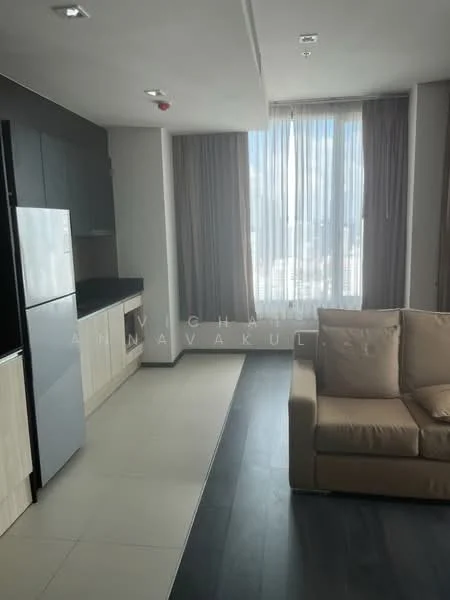 2 Bedroom condo in The Edge Sukhumvit 23