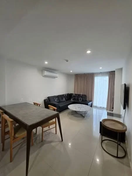 2 Bedroom condo in The Clover Thonglor Residence