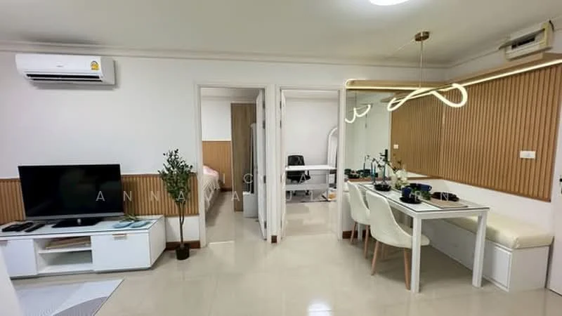 2 Bedroom condo in Chateau In Town Phaholyothin 11