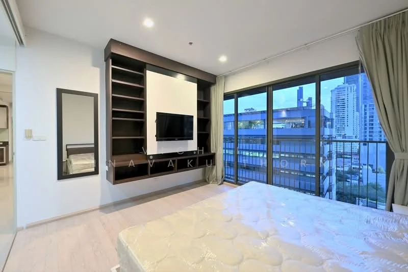 2 Bedroom condo in Noble Solo