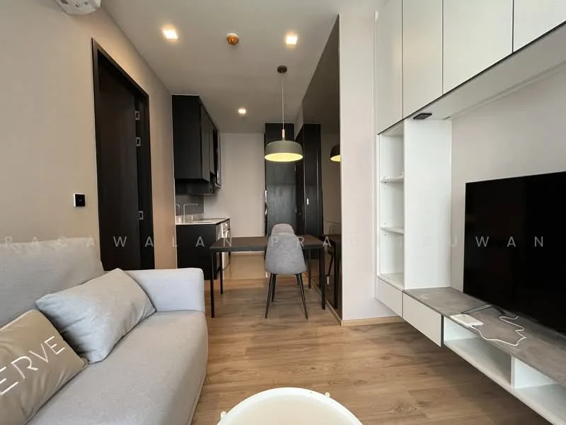 1 Bedroom condo in Noble Around Ari