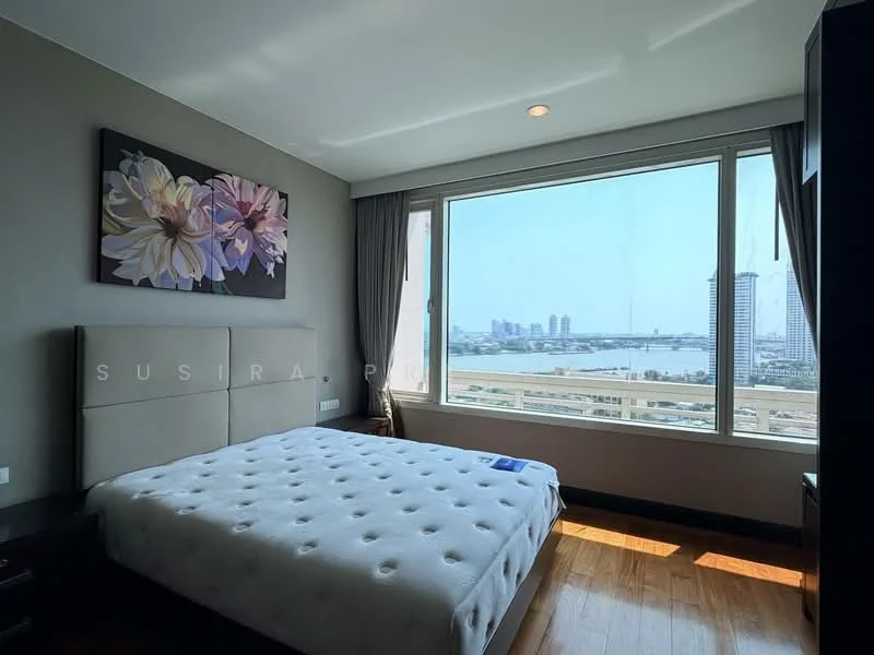 2 Bedroom condo in Watermark Chaophraya
