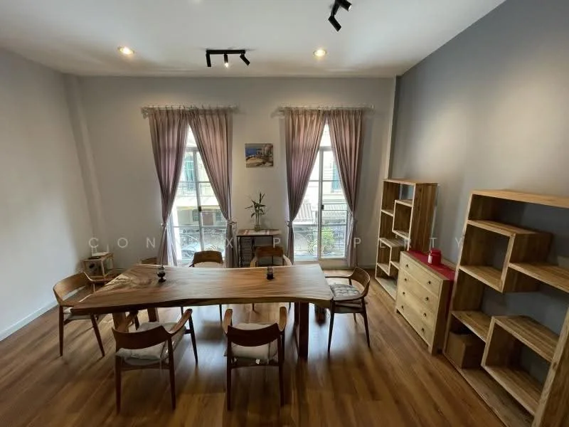4 Bedroom condo in Baan Klang Krung Grande Vienna Rama 3