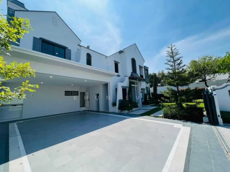 4 Bedroom condo in Nantawan Rama 9 - New Krungthepkreetha