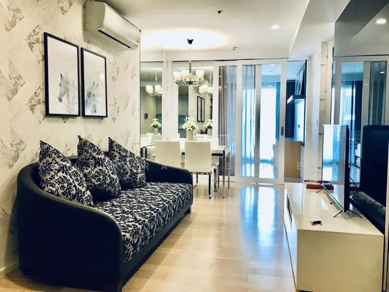 2 Bedroom condo in 15 Sukhumvit Residences