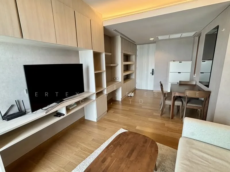 2 Bedroom condo in The Lumpini 24
