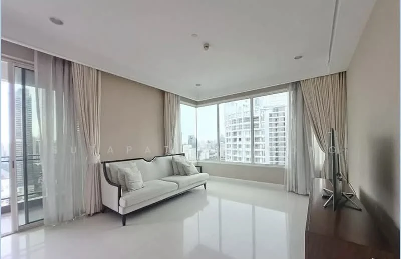 3 Bedroom condo in Q Langsuan