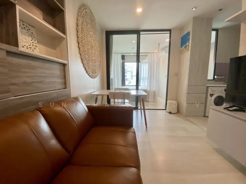 1 Bedroom condo in Life One Wireless