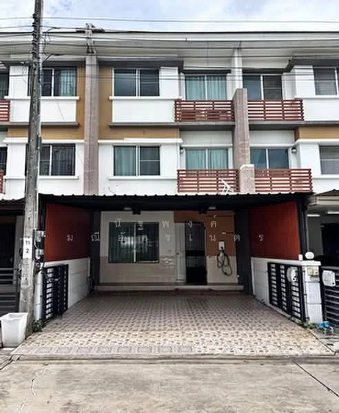 3 Bedroom condo in Townplus On Nut