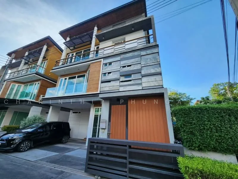 4 Bedroom condo in The Gallery House Pattern