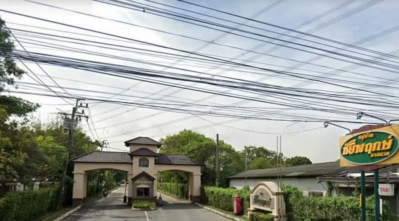 7 Bedroom condo in Chaiyapruek Bangwaek