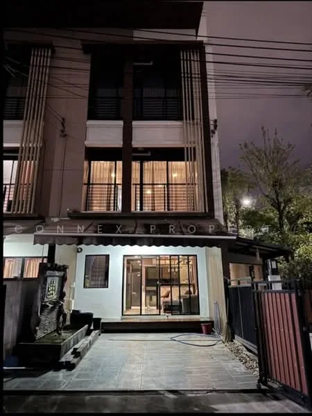 3 Bedroom condo in Baan Klang Muang Kalpapruek