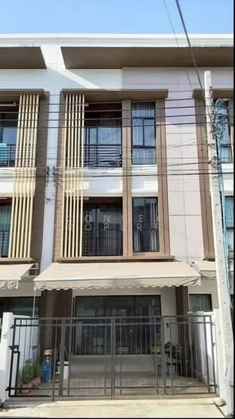 3 Bedroom condo in Baan Klang Muang Kalpapruek