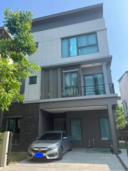 4 Bedroom condo in Baan Klang Muang The Edition Rama 9-Krungthep Kreetha