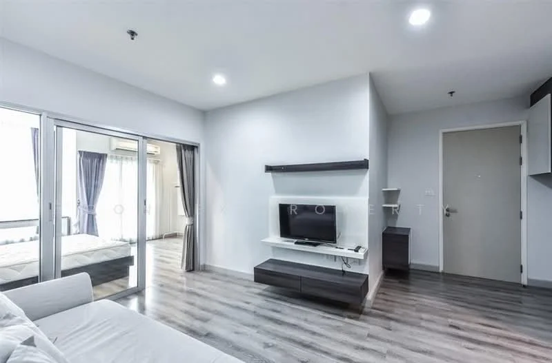 1 Bedroom condo in Centric Sathorn-St Louis