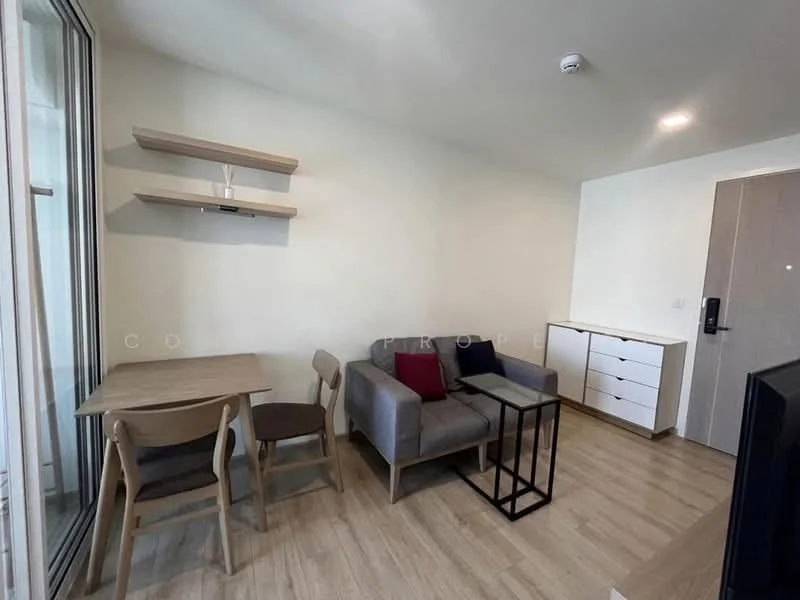 2 Bedroom condo in Chambers On-Nut Station